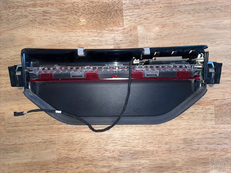 2020-2022 Tesla Model Y Rear Tailgate LED Third Brake Light 1495819-00 2531 B12