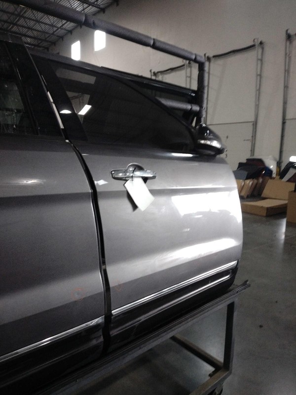 Used Front Right Door Assembly Front fits: 2014 Ford Explorer Limited R. Front R