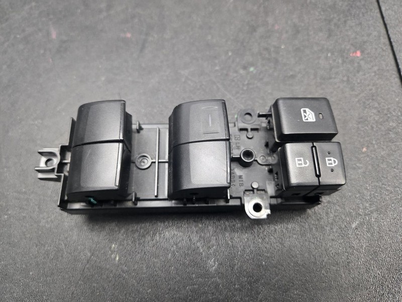 Front Left Door Master Window Switch 2023 Toyota RAV4 84040-0R040 2019 - 2022