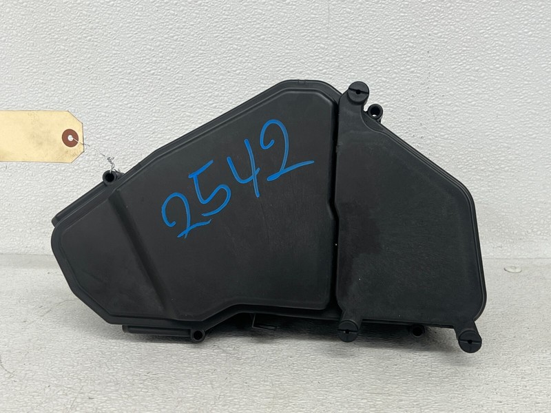 ⭐2011-2018 PORSCHE CAYENNE UNDER HOOD FUSE RELAY JUNCTION BOX BLOCK OEM LOT2542
