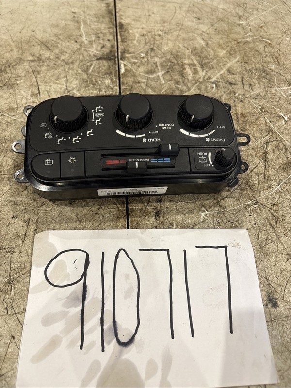 01-03 Dodge Durango P55056249AC HVAC AC Heater Control Unit