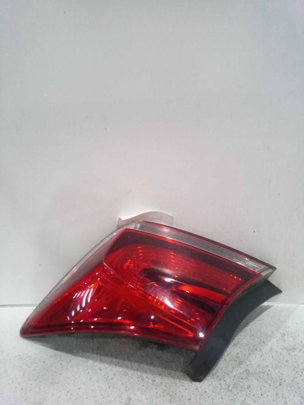 2014 Honda Civic Right Silver Tail Light Assembly, 76K Miles, OEM Quality