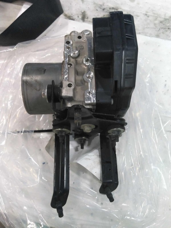 2019 INFINITI Q50 ABS Pump & Motor Assembly OEM 476604GV6A 118K Miles Black