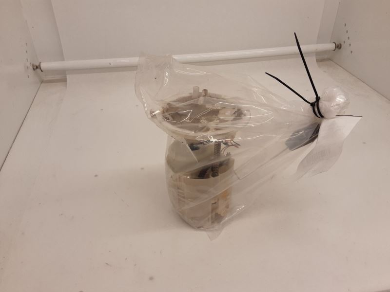 2006-2007 Ford Fusion Fuel Pump Assembly 2.3L FWD thru 09/03/06