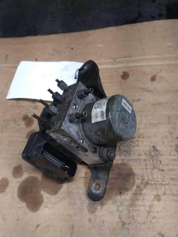 2015 Chevrolet Spark ABS Hydraulic Assembly OEM 114k Miles Yellow