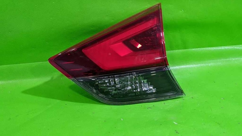 19 20 ROGUE VIN J 1ST DIGIT PASSENGER RIGHT LID TAILLIGHT LAMP OEM 4600-62