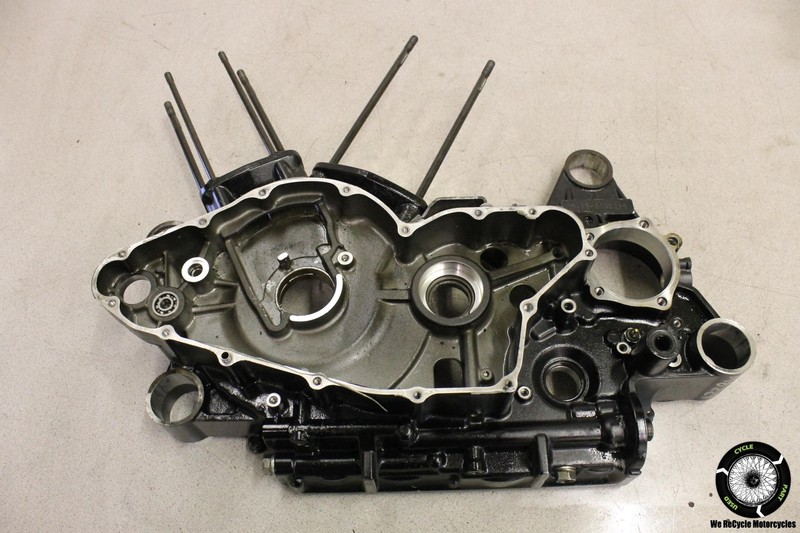 2005 Honda VTX1800F2 LEFT ENGINE MOTOR CRANKCASE CRANK CASE BLOCK VTX 1800 F2