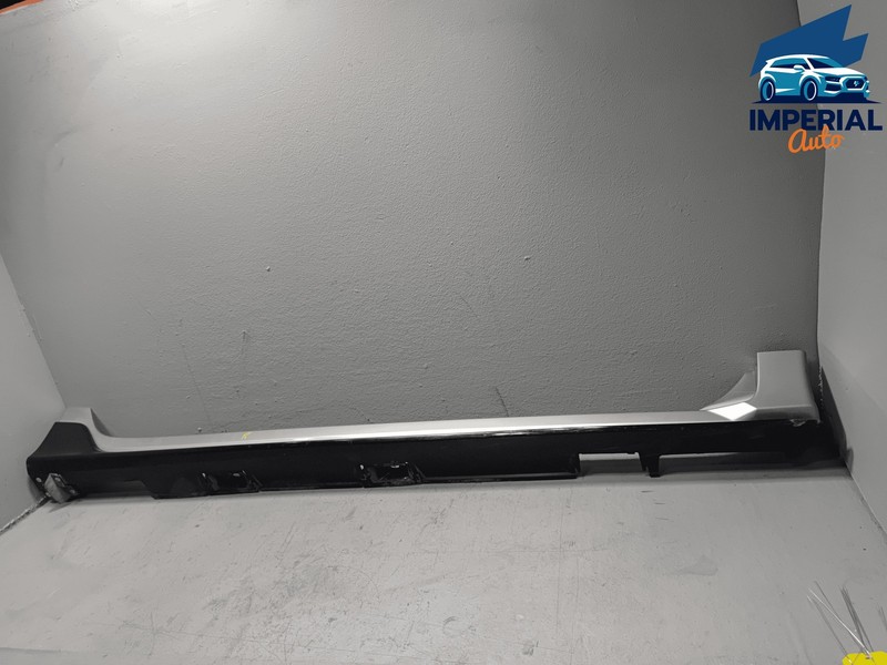 17-21 Honda Civic Hatchback Sport Passenger Side Rocker Panel Molding OEM NH830M