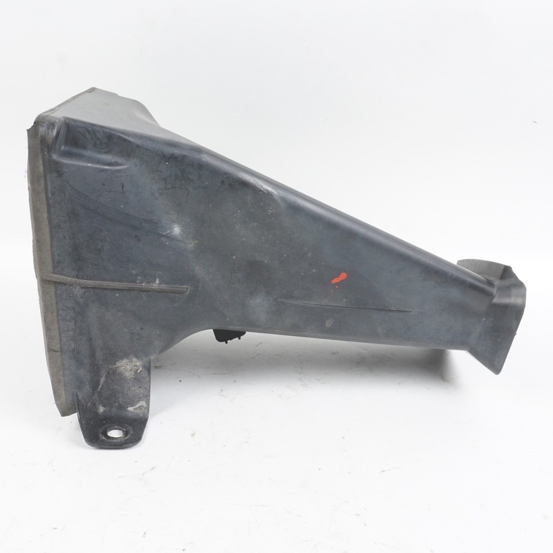 2018 - 2023 BMW X2 F39 2.0L RADIATOR LEFT AIR INTAKE DUCT TUBE OEM 8070779