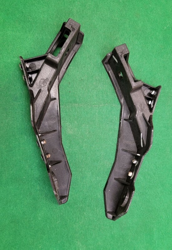 2017 - 2019 Hyundai Santa Fe Limited/SE Rear Bumper Cover Support Rail Set OEM