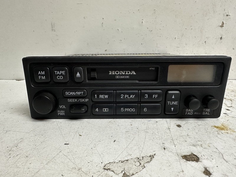 1998-2000 Honda Accord Coupe Radio Stereo Single Din Disc CD Player