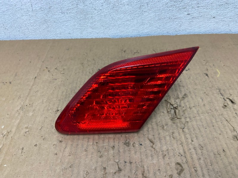 2003 to 2004 Toyota Avalon Right Passenger RH Inner Tail Light OEM AD2539 LK