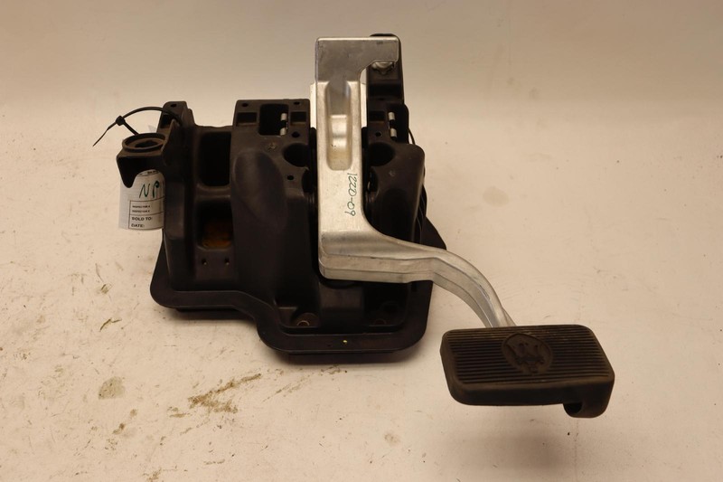 2009-2013 MASERATI GRANTURISMO PARK PARKING BRAKE PEDAL W/ BRACKET OEM
