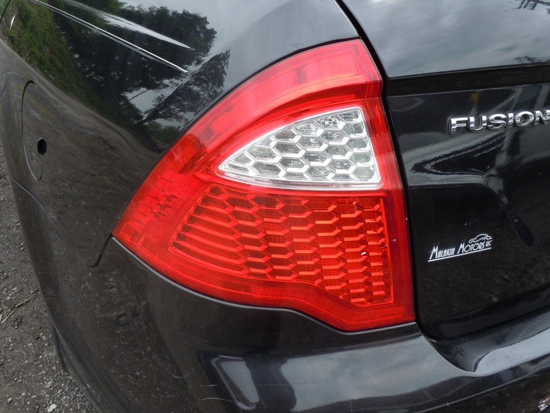 2010-2012 Ford Fusion Tail Light Lamp Driver Left LH