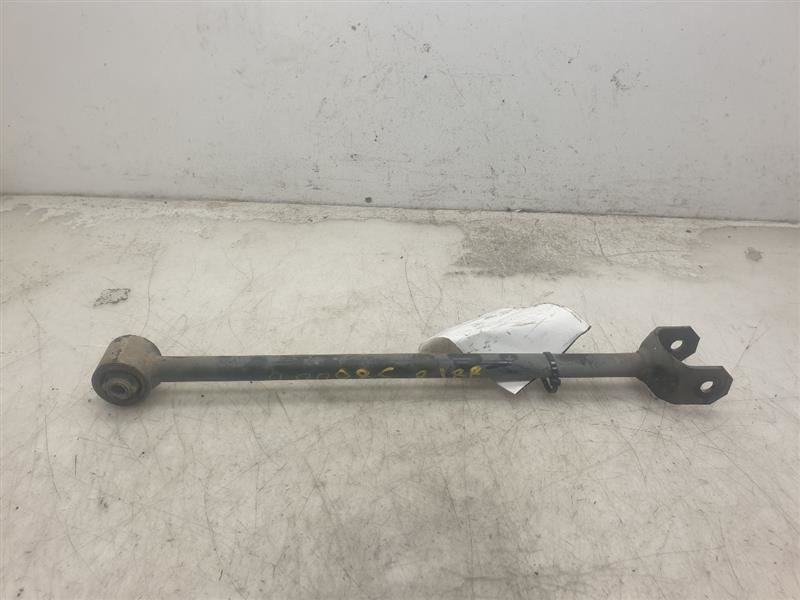 04-07 TOYOTA HIGHLANDER PASSENGER SIDE REAR LOWER CONTROL TRAILING ARM ASSEMBLY
