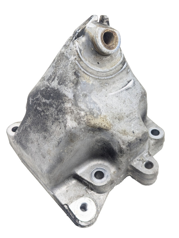 05-11 Mercedes R171 E350 CLS550 Left Side Engine Motor Mount Bracket OEM