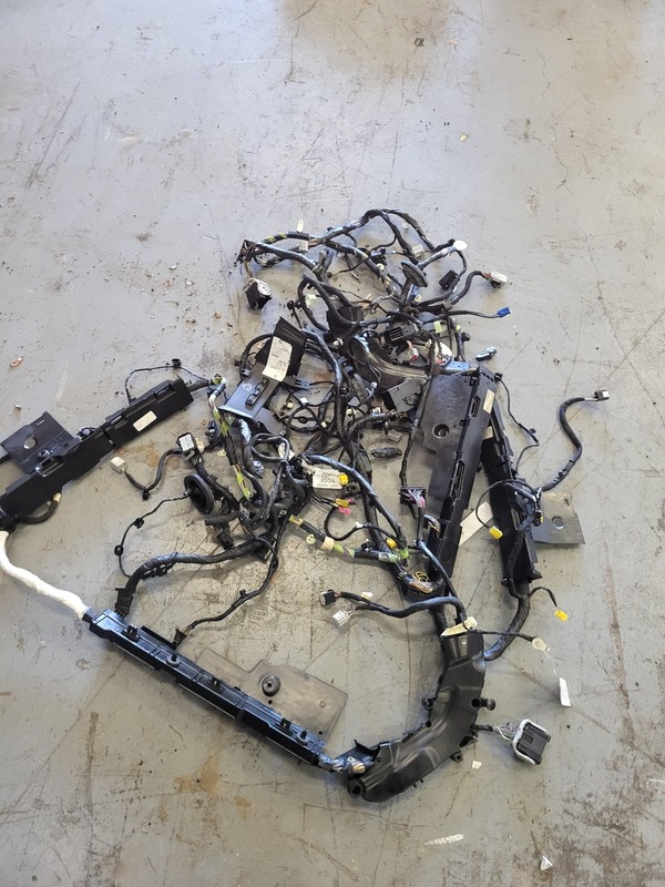 Used Oem Ford Body Main Wiring Harness for 2020-2025 Escape 1.5L AWD