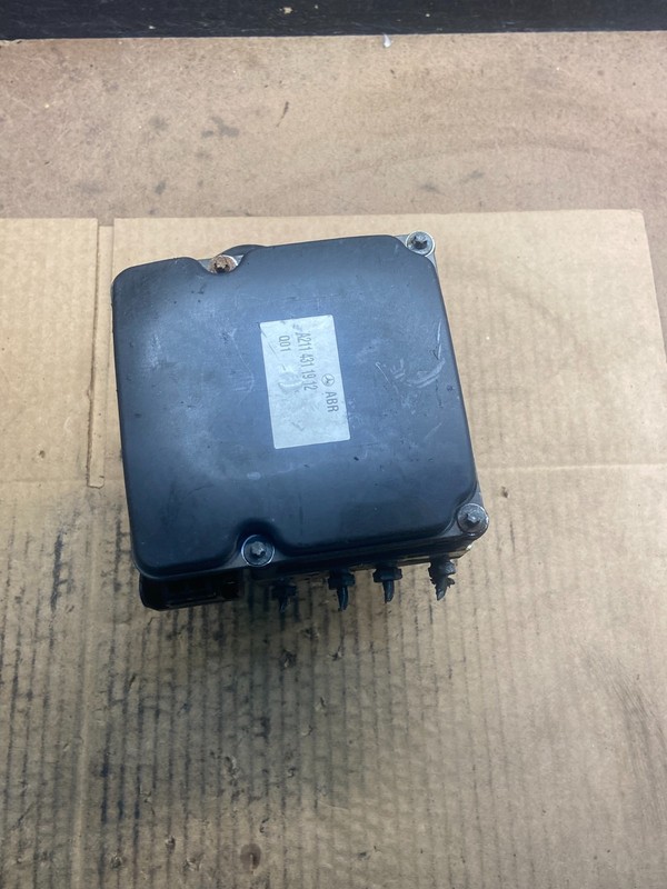 2006 to 2009 Mercedes E350 ABS Anti Lock Brake Pump A2114311912 Y4369 DG