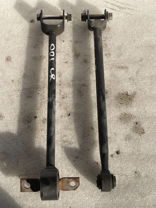 2016 Lexus ES350 LEFT REAR SUSPENSION ARMS x 2