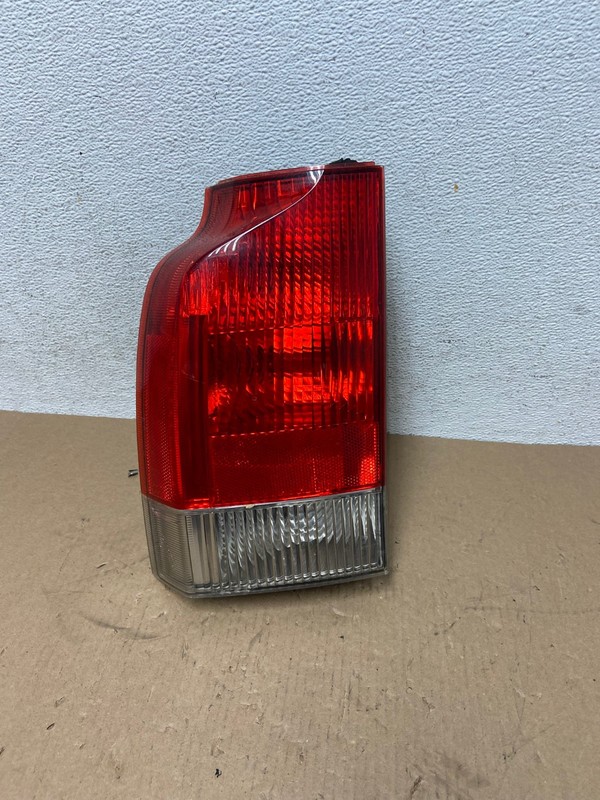 2001 - 2004 Volvo Xc70 V70 Left Driver LH Side Tail Light Oem AD7692 LK
