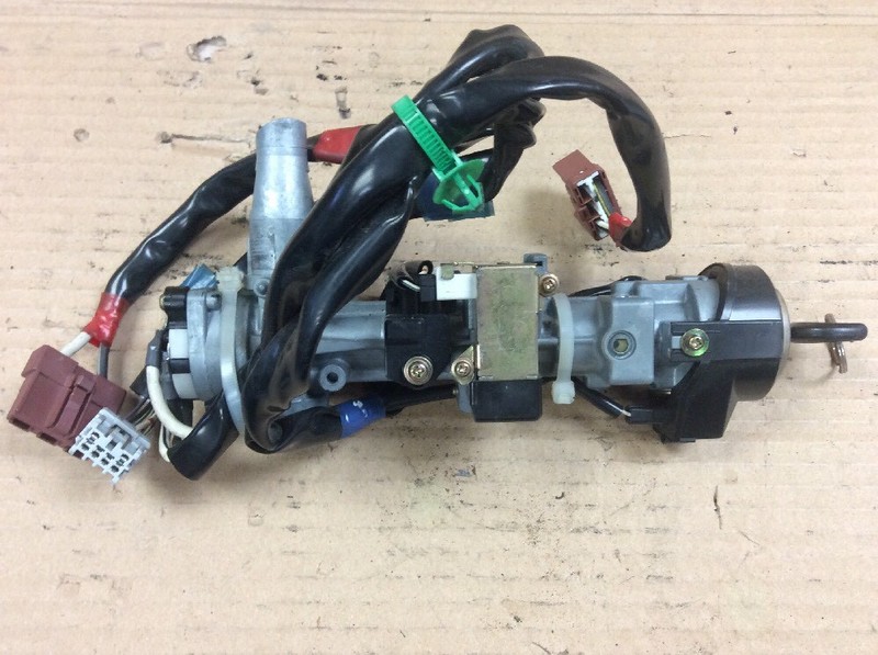 97-01 Honda CR-V Automatic Ignition Switch Wheel Lock Assy Used OEM