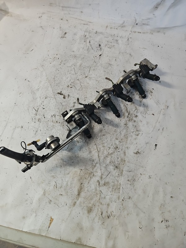 2003-2008 MAZDA 6 Six Fuel Injectors & Rail Pressure Regulator v6
