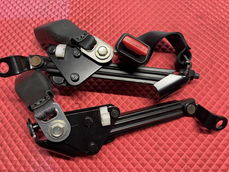 2007-2012 LEXUS LS460 LS460L LS600 REAR SEAT BELT BUCKLES ASSEMBLY OEM