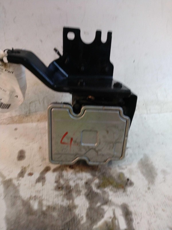 2022 Mitsubishi Outlander ABS Hydraulic Assembly OEM 21K Miles 47660W007P