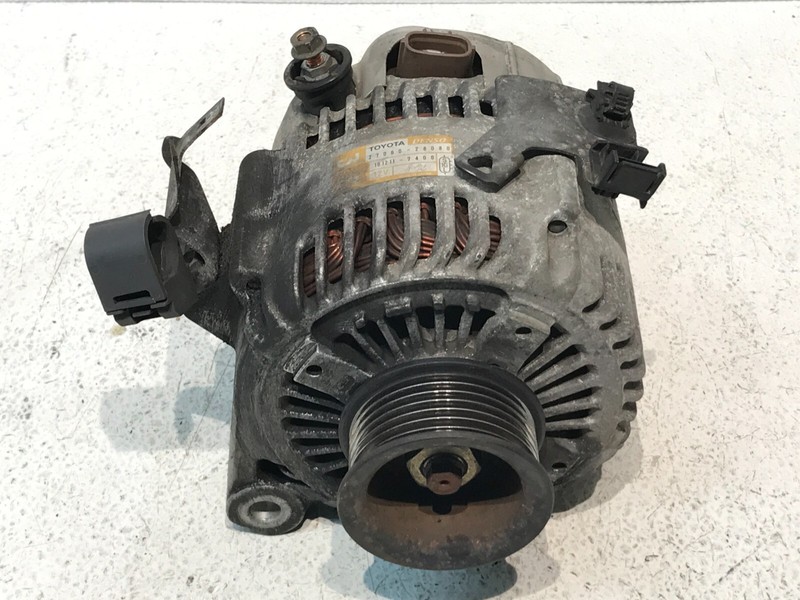 01-03 Toyota Rav4 Alternator 205k OEM 27060-28080