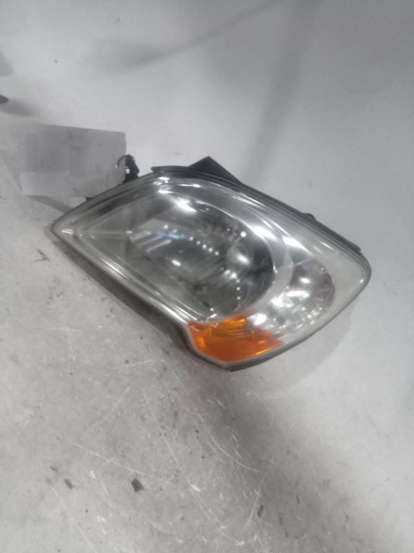2009 KIA Sportage Left Headlight Assembly OEM 571131 Used 89000 Miles