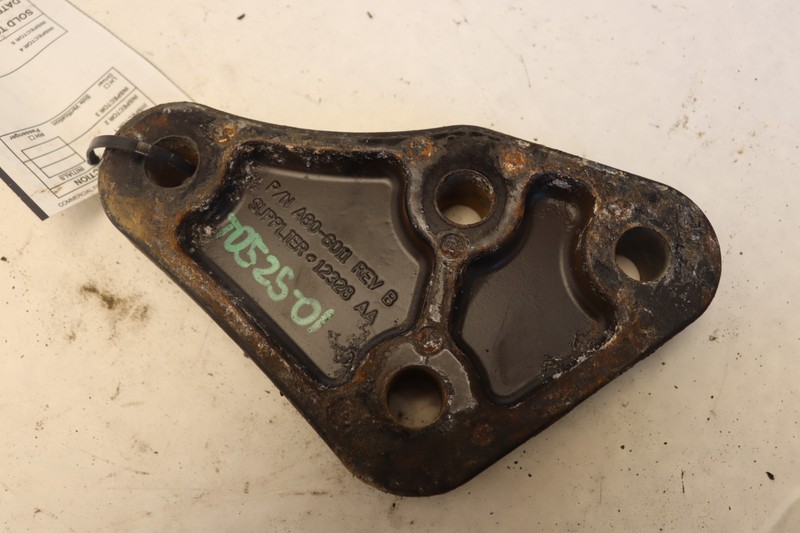 2006-2015 PETERBILT 386 BRACKET SPACER SUPPORT MOUNT A80-6011 OEM