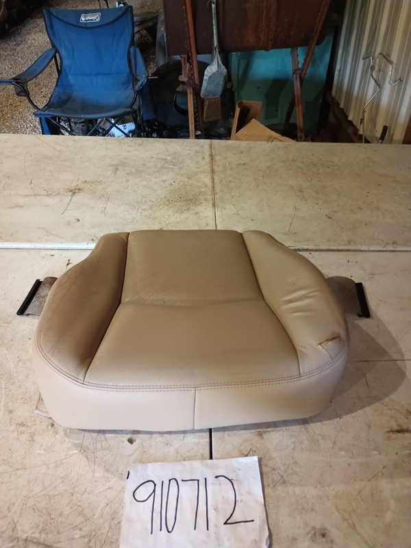 05 06 07 08 09 Cadillac SRX Front Passenger RH Side Lower Leather Seat Bottom
