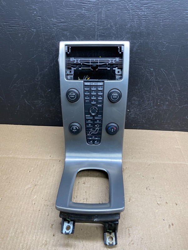 2004 2005 2006 Volvo S40 Radio Climate Control Shifter Panel Bezel OEM AC6617 DG