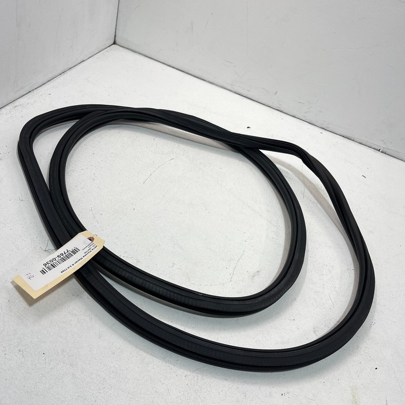 15-22 PORSCHE MACAN FRONT RIGHT OR LEFT SIDE DOOR BODY WEATHERSTRIP SEAL OEM