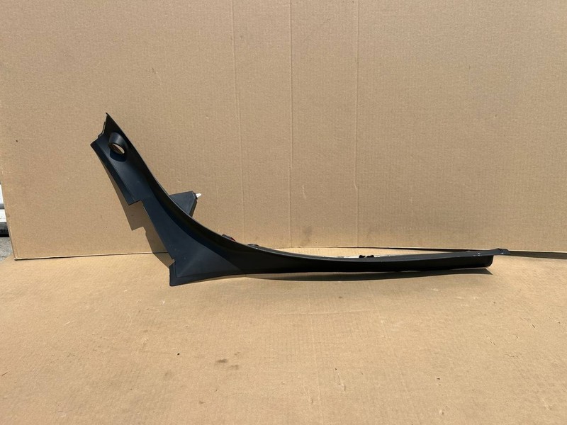 ✅ 2016-2020 Tesla Model X Passenger Side Liftgate Trough Trim Right 1047321-00-E