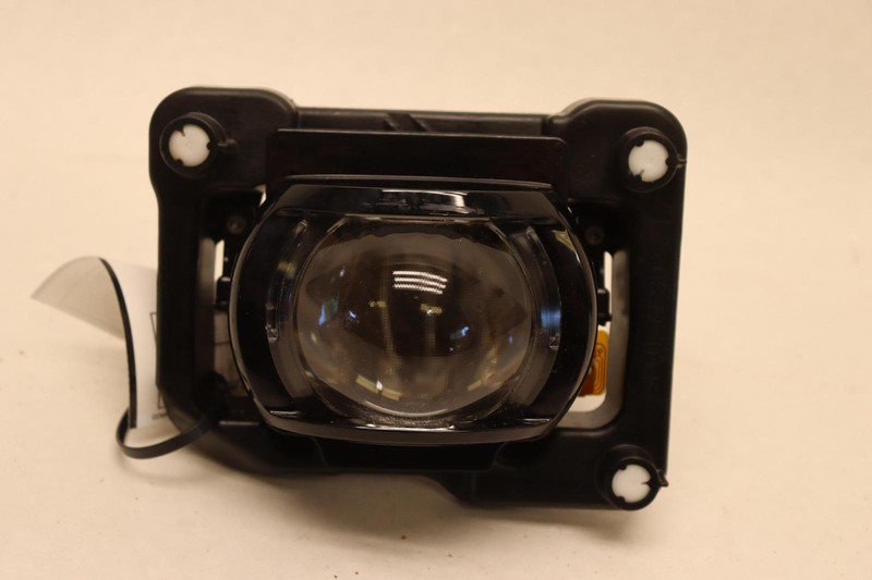 2016-2018 CHEVY SILVERADO 1500 FRONT LEFT DRIVER HEADLIGHT PROJECTOR BULB OEM