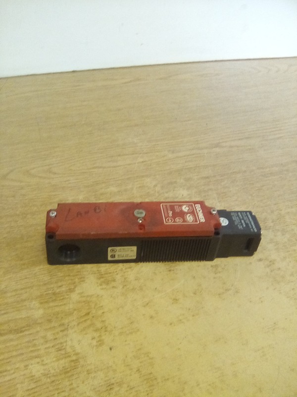 Euchner TP4-4131A024PG Safety Switch