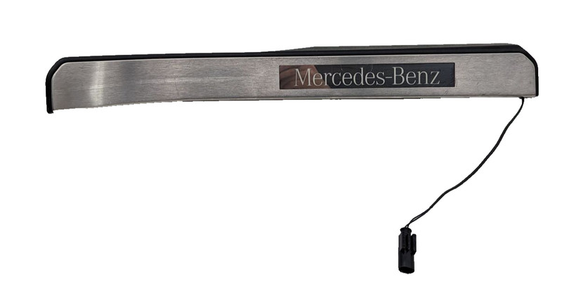 07-13 Mercedes W221 S550 Rear Passenger Illuminated Door Step Scuff Trim 221680