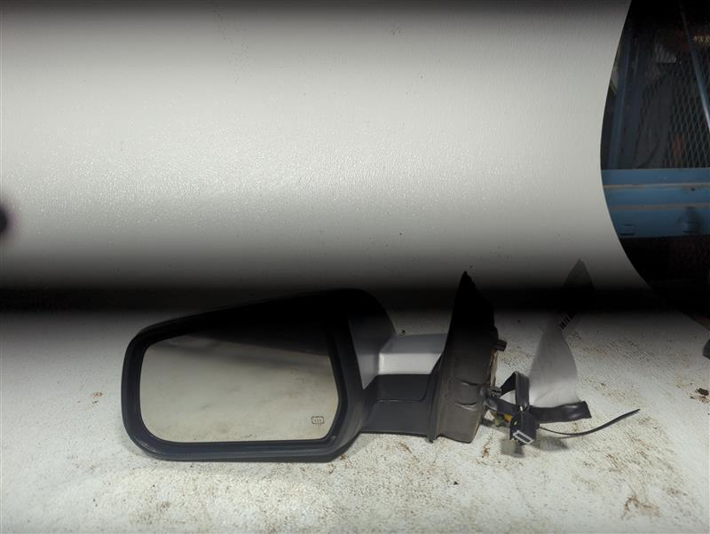 2011 GMC Terrain Left Door Mirror Assembly Silver OEM 148401 211K Miles