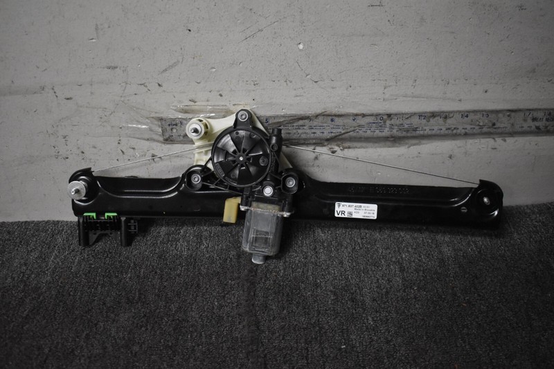 2017-2022 PORSCHE PANAMERA 4 WINDOW REGULATOR FRONT RIGHT SIDE FACTORY OEM