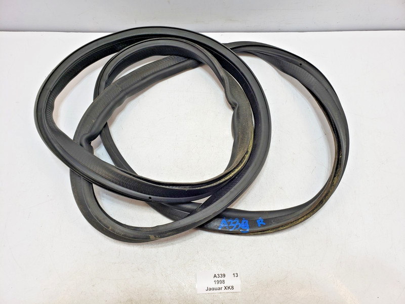 ✅97-04 OEM Jaguar XK8 Convertible Rear Trunk Weatherstrip Seal Rubber