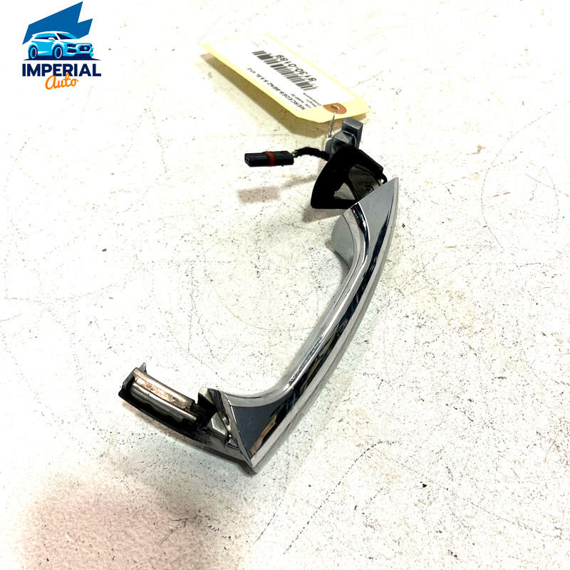 SCRATCHES! 07-13 MERCEDES S550 FRONT RIGHT PASSENGER EXTERIOR KEYLESS HANDLE OEM