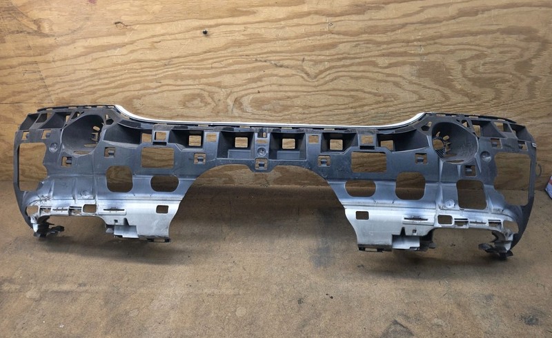 2010 2011 2012 2013 Mercedes W221 S550 S400 Base Rear Bumper Bracket OEM