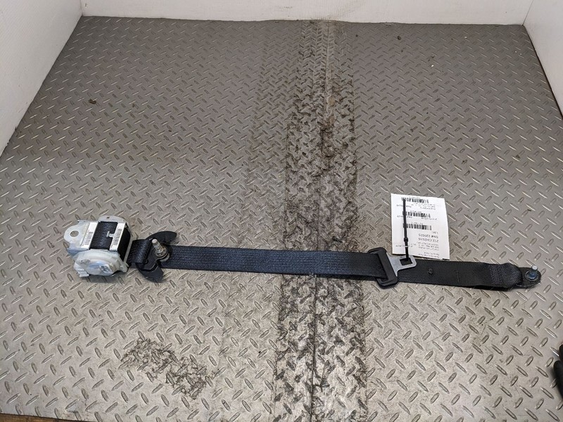 2015 - 2019 DODGE CHALLENGER REAR CENTER MIDDLE SEAT BELT SEATBELT RETRA 1185215