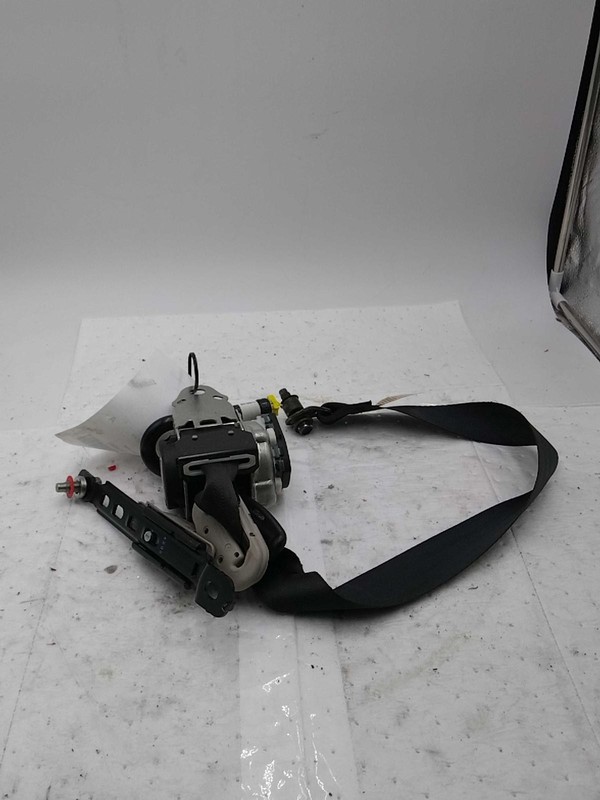 2015 Nissan JUKE OEM White Seat Belt 4DR, Used, 95K Miles, Warranty Included