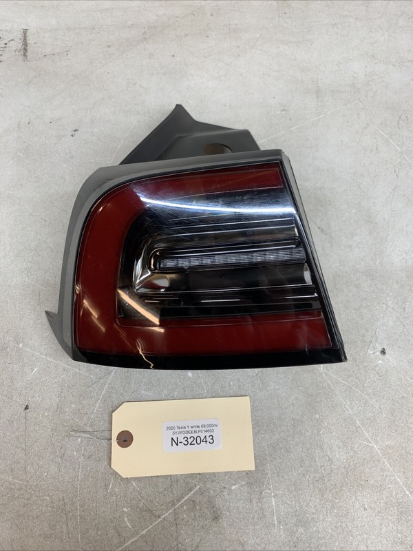 17-23 OEM Tesla 3 Y Rear Left Driver Taillight Tail Light1077397 N-32043 B157