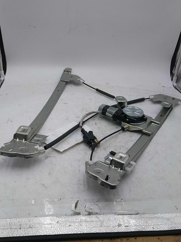 2005 Ford F150 Pickup Left Window Regulator Red Used OEM 332744 172K Miles