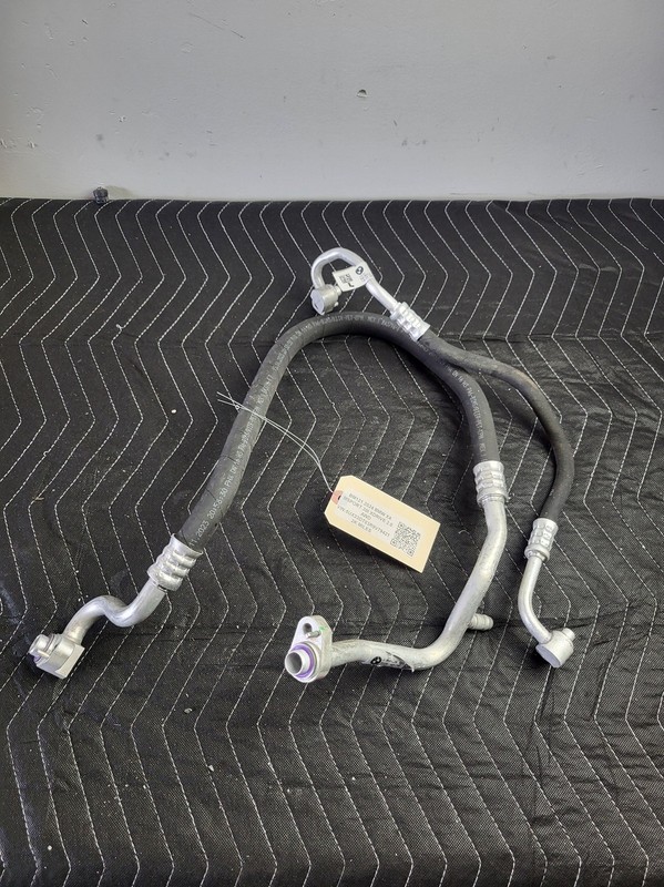 2020-2025 Bmw X4 30i A/C Refrigerant Discharge Suction Hose 2.0L OEM 64539868409