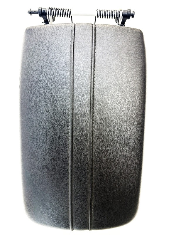 2019-2024 Chevy Blazer 2Lt 3.6L Center Console Arm Rest Lid Black Leather OEM