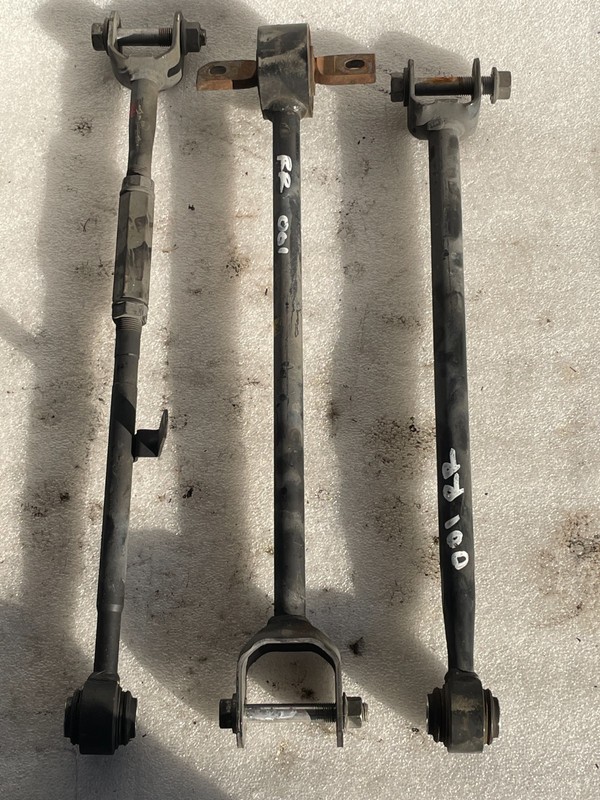 2016 LEXUS ES350 RIGHT REAR SUSPENSION LOWER CONTROL ARM SET OEM #001
